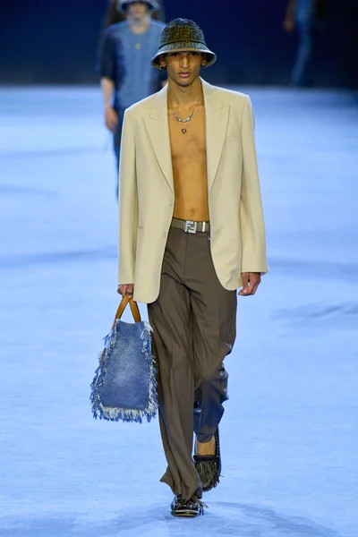 Look 7